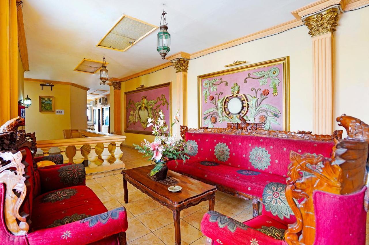 Готель Oyo 91390 Kost Grand Royal Elite Сурабая Екстер'єр фото