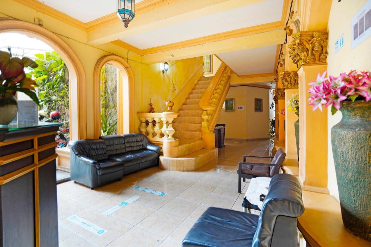 Готель Oyo 91390 Kost Grand Royal Elite Сурабая Екстер'єр фото